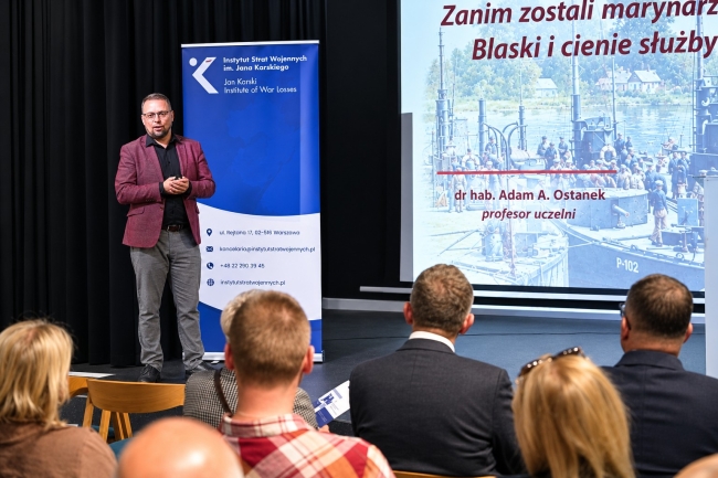 Prof. Ostanek w Woli Gułowskiej 1