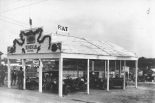 Pawilon samochodowy Fiat z Równego