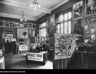 Polskie stoisko na targach w Lyonie. Rok 1936.