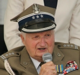 PułkownikZbigniew Zieliński, kierownik Urzędu do Spraw Kombatantów w latach 1991-1992.