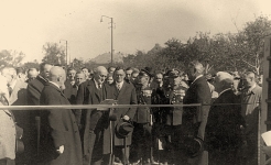 Uroczyste otwarcie Targów. Widoczni między innymi marszałek Senatu Aleksander Prystor, wiceminister przemysłu i handlu Mieczysław Sokołowski, wiceprezydent Wilna Kazimierz Grodzicki