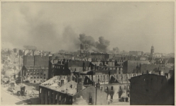 Sprengkommando (Technische Nothilfe), wysadzające popowstańczą Warszawę w 1944 r., fot. Alfred Mensebach. Fotografia ze zbiorów Instytutu Zachodniego.