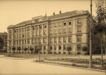 Urząd wojewódzki w Stanisławowie.