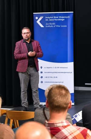 Prof. Ostanek w Woli Gułowskiej 20
